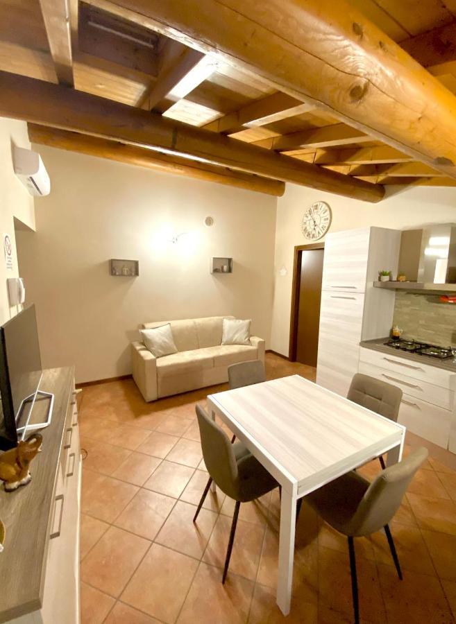 شقة Casa Vacanze Raggio Di Sole فاليجيو سول مينشيو المظهر الخارجي الصورة